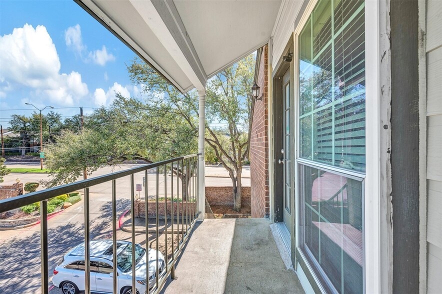Building Photo - 5981 Arapaho Rd