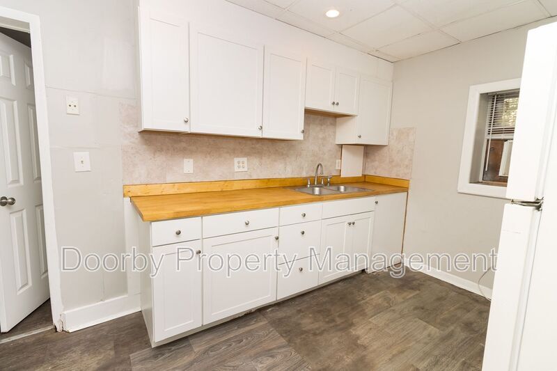 Building Photo - 2609 14th Ave