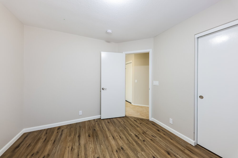 Building Photo - 11027 N 59th Dr