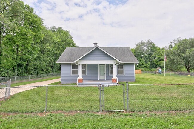 Building Photo - 110 Woodcraft Dr