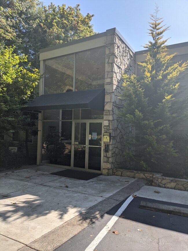 MAIN ENTRANCE- KEYLESS - 1500 SW Skyline Blvd