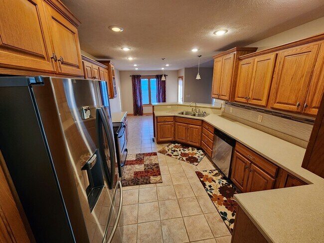 Building Photo - 4021 Sandalwood Drive