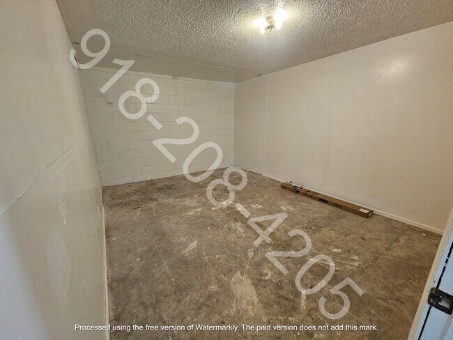 Building Photo - 1601 N Hills Blvd