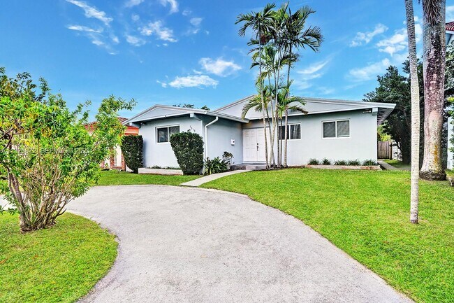 Building Photo - 1018 Adams St