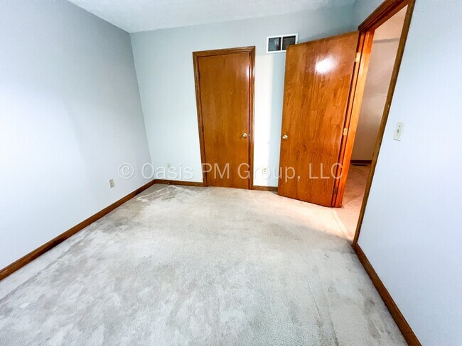 Building Photo - 8575 Kingsley Dr