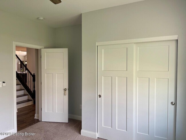 Building Photo - 2105 Meadows Edge Ln