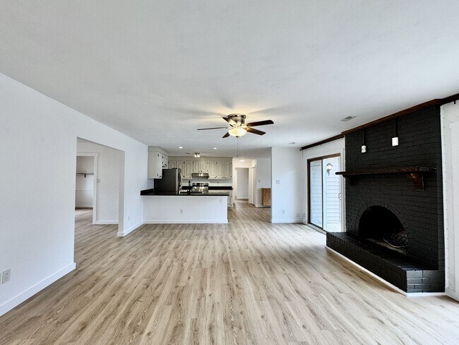 Building Photo - READY NOW!! 4-Bedroom Home in Lake Trant w/Attached Garage! Pet Friendly!