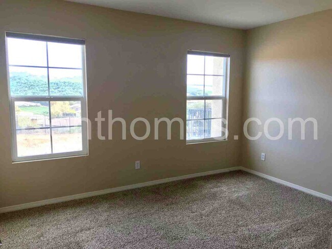 Building Photo - 5539 Alexandrine Ct