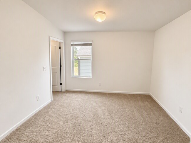 Building Photo - 1425 Stork Dr