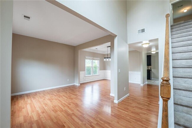 Building Photo - 315 Foe Creek Dr