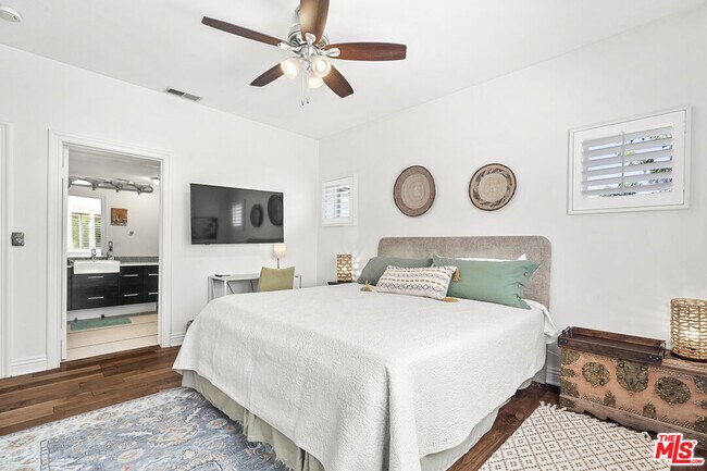 Building Photo - 4544 Tobias Ave