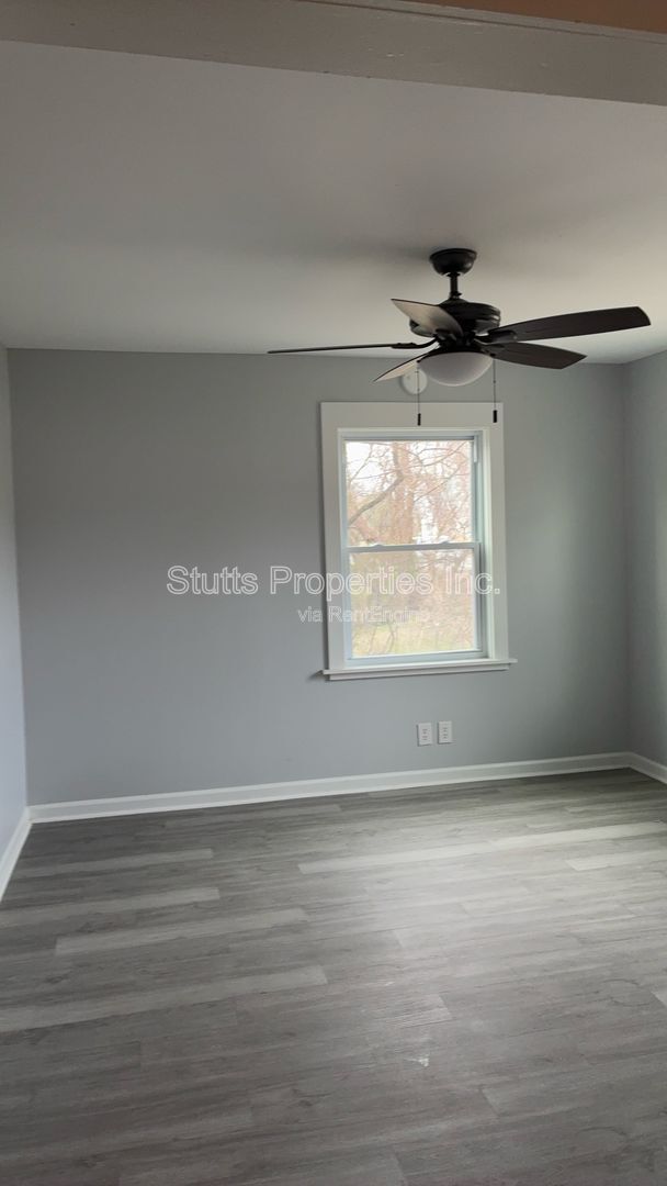 Building Photo - 2410 Veterans Dr