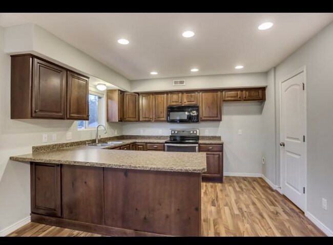 Building Photo - Spacious Living in Spring Creek Ranch – Your Next Home Awaits