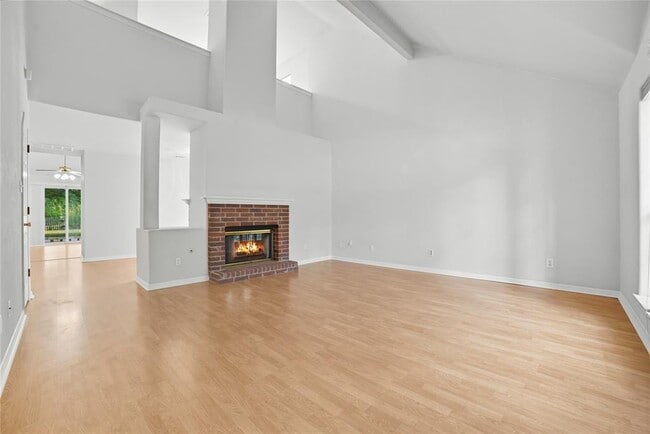 Building Photo - 1911 Cedar Bend Dr