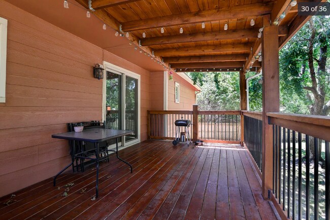 Building Photo - 245 Cherokee Ct