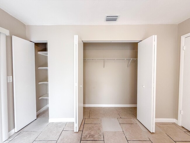 Building Photo - 2682 Hinda Rd