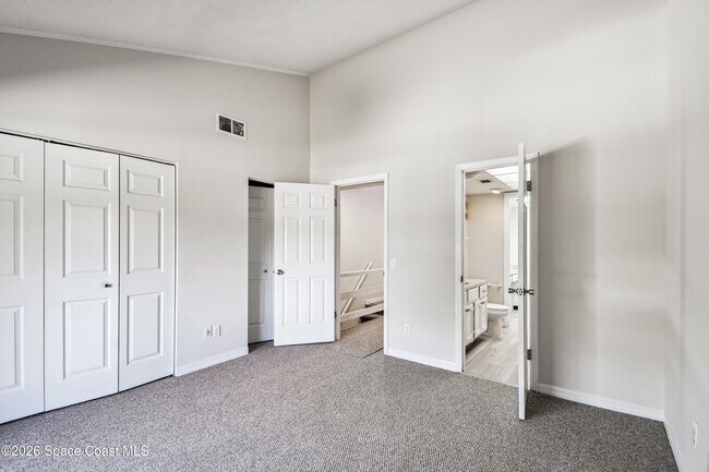 Building Photo - 3687 Royal Oak Dr