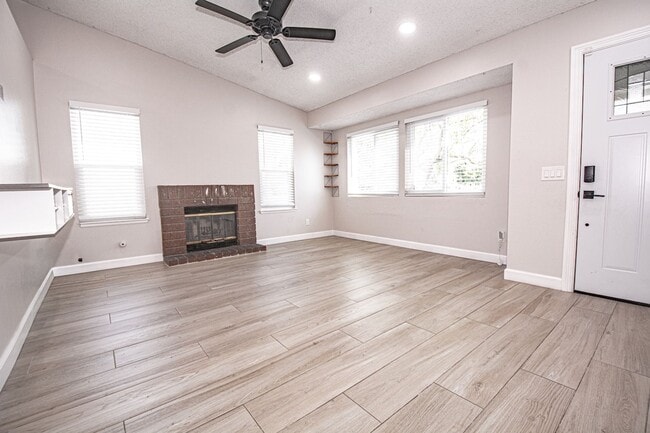 Building Photo - 8644 Frankfort St