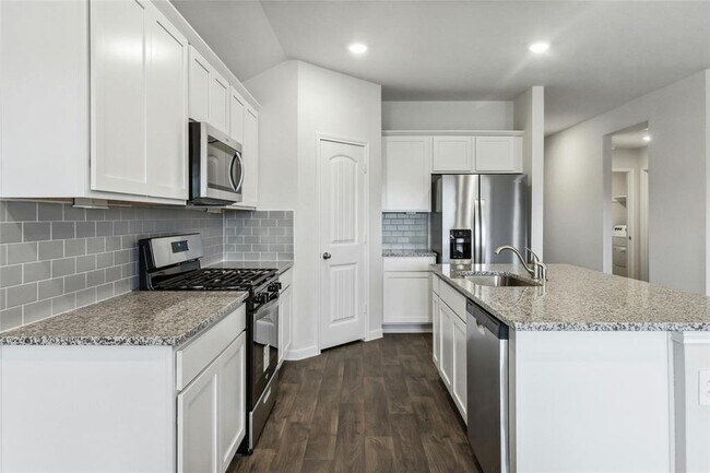 Building Photo - 326 Darwin Pl