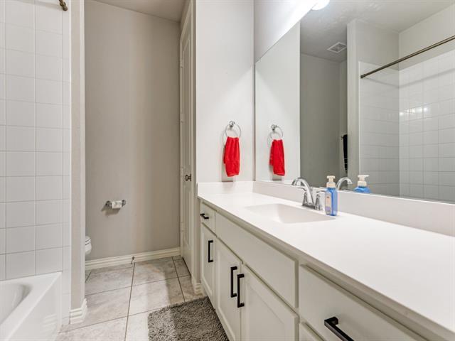 Building Photo - 1608 Carnation St