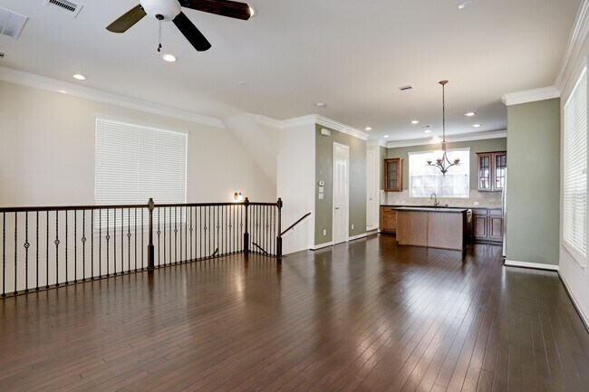 Building Photo - 10718 Clearview Villa Pl