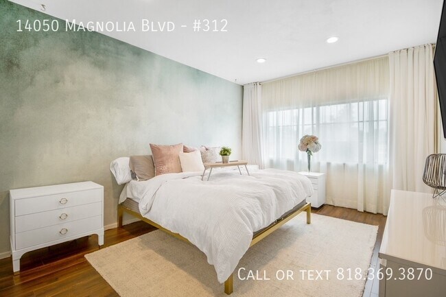 Building Photo - 14050 Magnolia Blvd