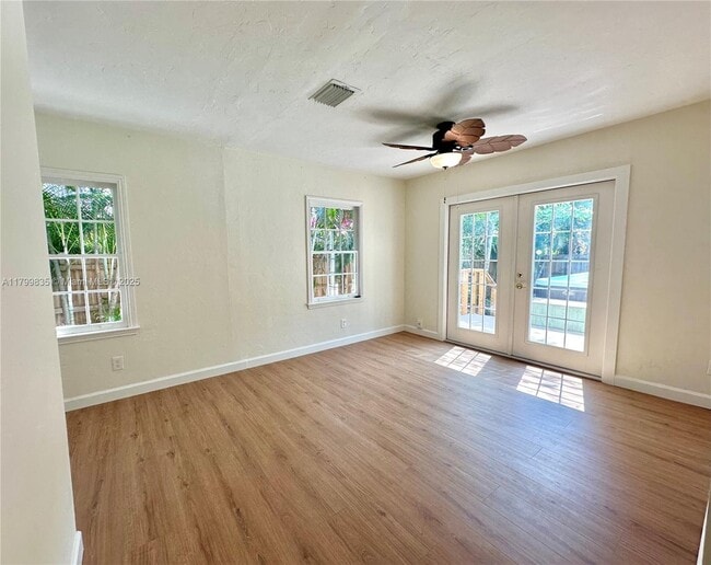 Building Photo - 3713 N Flagler Dr