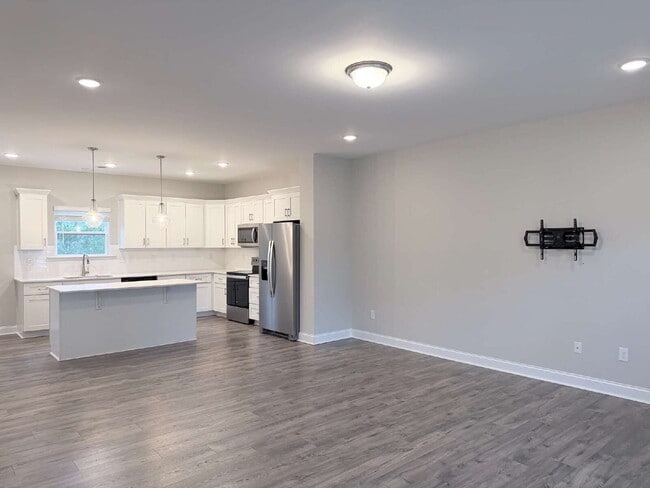 Building Photo - 3BR/2.5BA Townhome | The Springs of North Asheville | $3,000/mo
