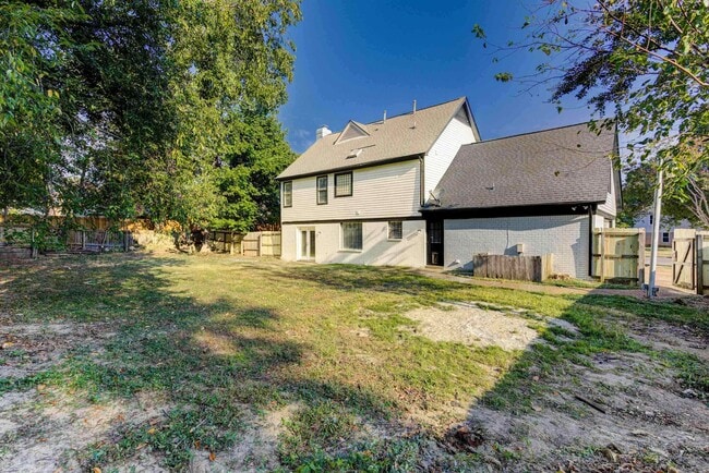 Building Photo - 7801 Autumn Creek Dr