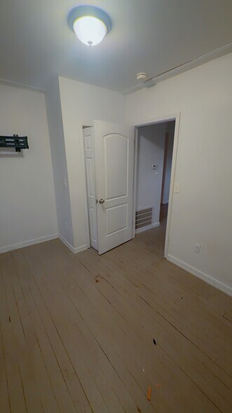 Building Photo - 176 W Delavan Ave