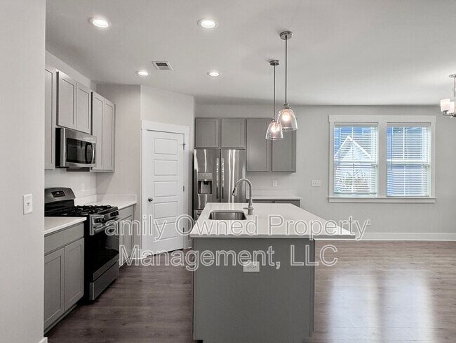 Building Photo - 201 Makemie Wy