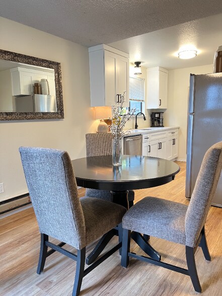 Building Photo - 10022 Farwest Dr SW