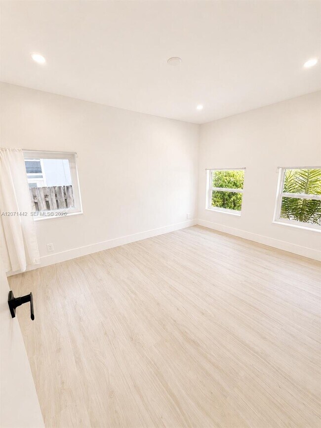 Building Photo - 1508 Funston St
