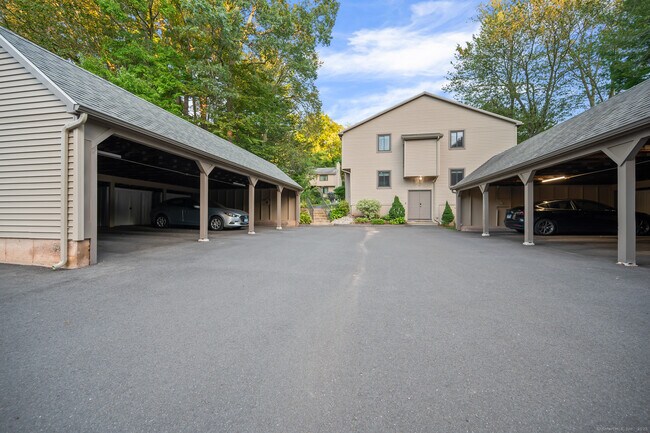 Building Photo - 45 Conestoga Way