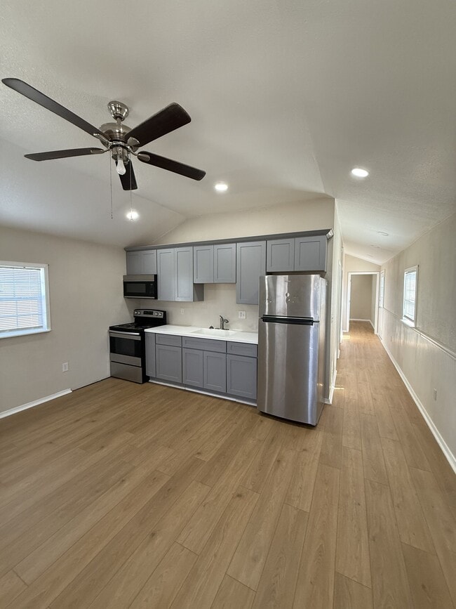 Building Photo - 19 Aspen Cir