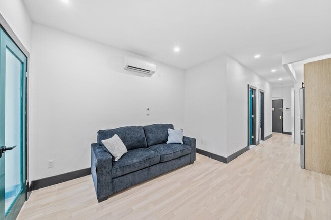 Building Photo - 2458 Lorillard Pl