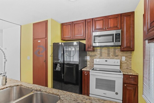 Building Photo - 2095 Olivera Rd