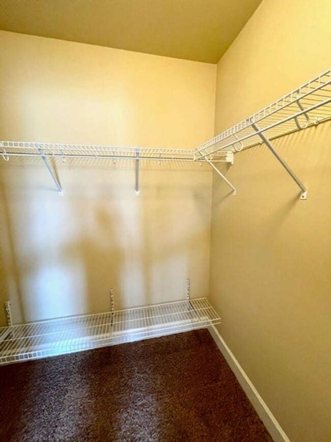 Building Photo - Gorgeous single level home in NE Bend!