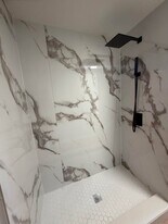 Building Photo - 609 W Race St