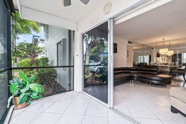 Building Photo - 7531 S Oriole Blvd