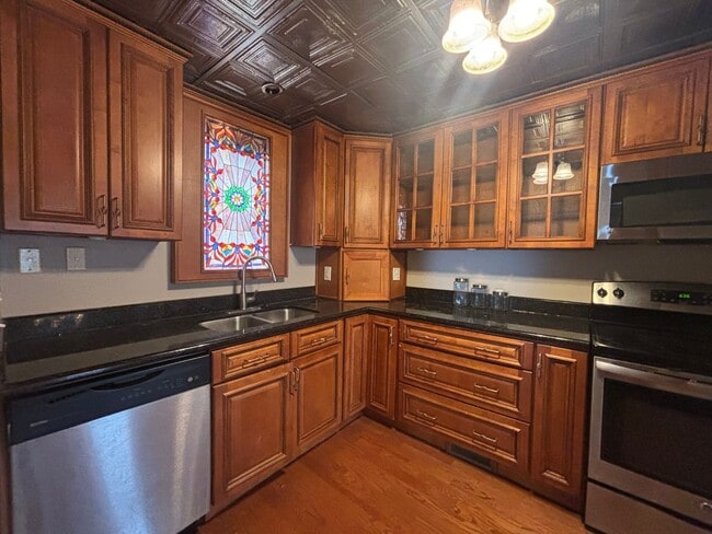 Building Photo - Charming 3 Bed Bungalow