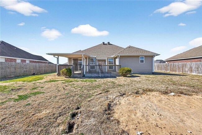 Building Photo - 1562 Hutchinson St