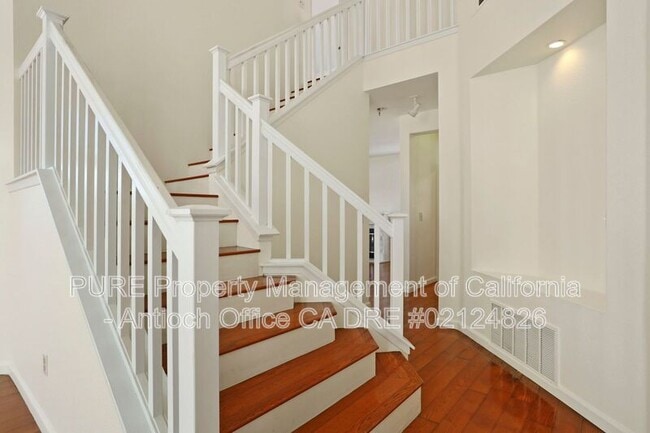 Building Photo - 2304 Yorkshire Ct