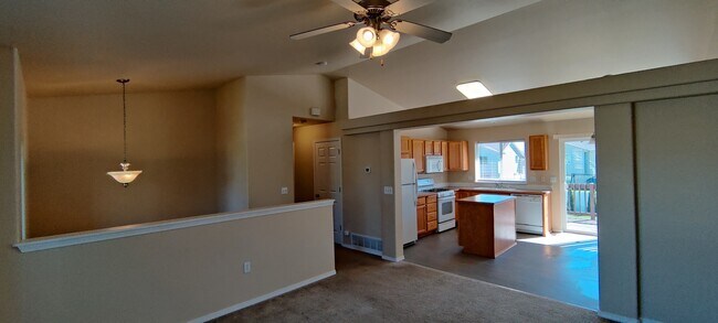 Building Photo - 1721 W Cimarron Ln