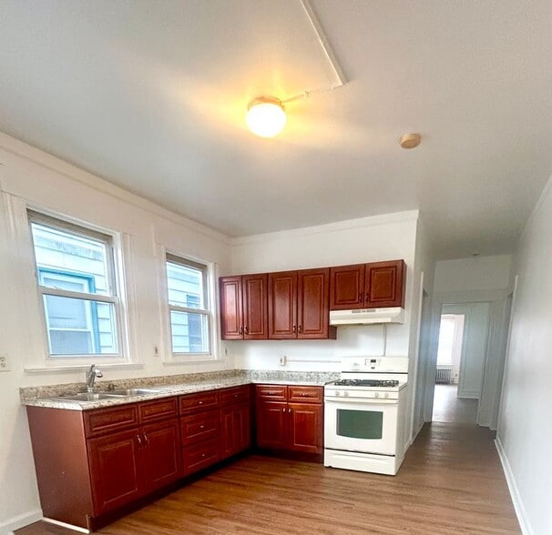 Building Photo - 36 Tiffany Pl