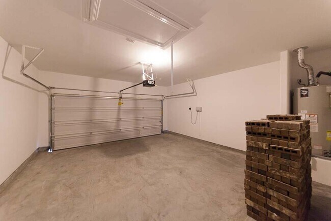 Building Photo - 22138 Grand Mist Dr