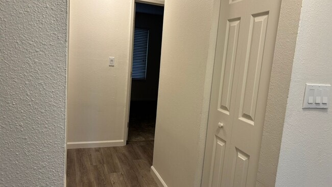 Building Photo - Spacious 2 bed/2 bath condo in Concord