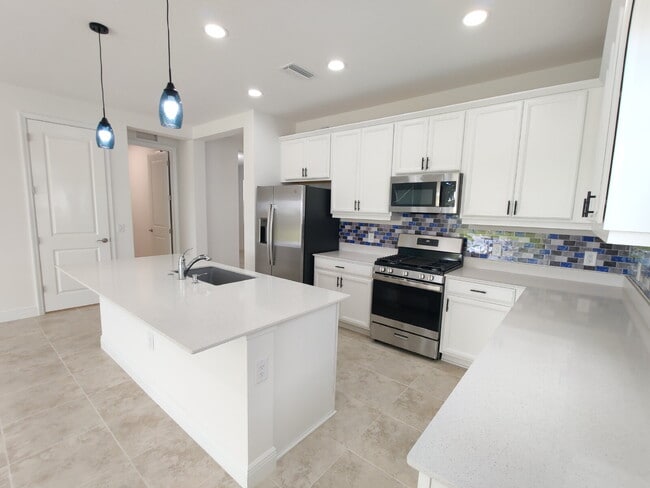 Building Photo - 8173 Sternway Rd