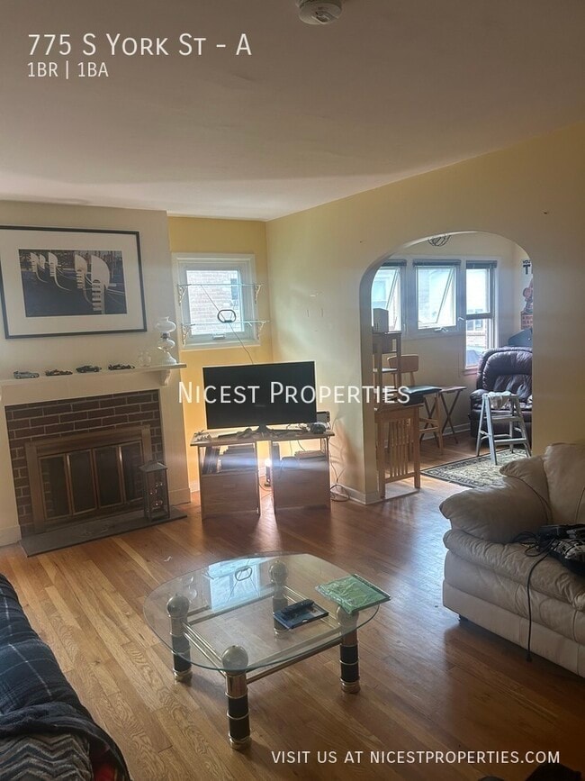 Building Photo - 775 S York St