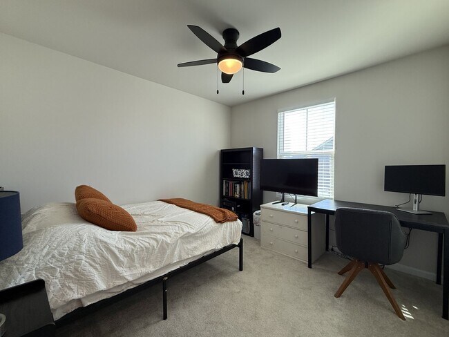 Building Photo - 4 Bedroom Modern Home in York County